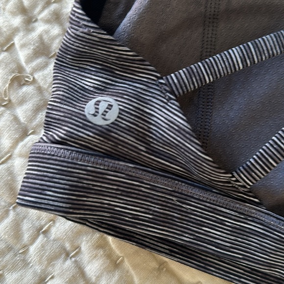 Lululemon free to be serene bra - Picture 3 of 4